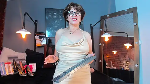 Snapshot of Samantha_mature56 chatting on 04-16-26, 02:34 Samantha mature56 online show from 04-16-26, 02:34