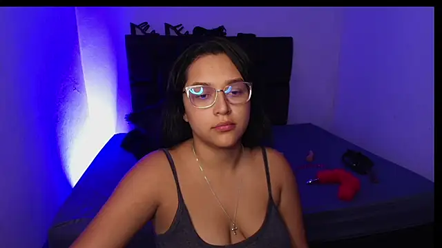 EmilySavvato online show from 01-05-25, 04:58