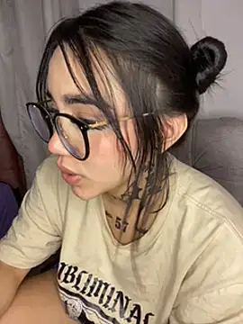 Nickiiiii online show from 01-03-25, 06:11