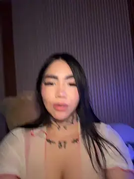 Snapshot of Nickiiiii chatting on 02-15-26, 04:20 Nickiiiii online show from 02-15-26, 04:20