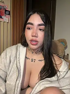 Snapshot of Nickiiiii chatting on 03-22-26, 04:38 Nickiiiii online show from 03-22-26, 04:38