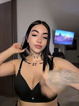 Nickiiiii online show from 07-01-26, 12:01