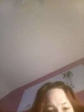 Snapshot of Fiesty_findom40 chatting on 11-16-25, 06:08 Fiesty findom40 online show from 11-16-25, 06:08