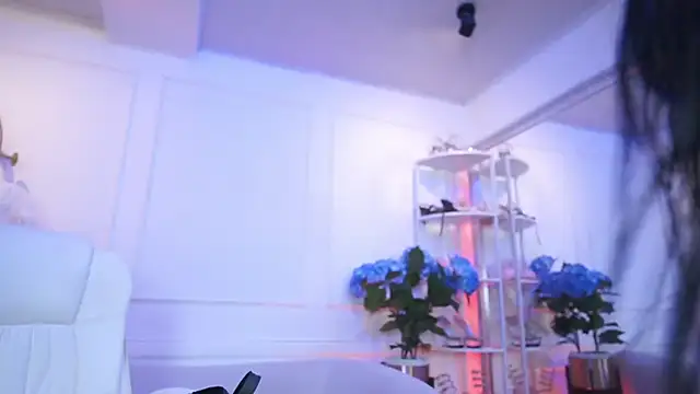 Snapshot of elasummer chatting on 02-13-26, 12:34 elasummer online show from 02-13-26, 12:34