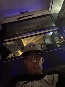 Snapshot of DirkD916 chatting on 10-12-25, 10:42 DirkD916 online show from 10-12-25, 10:42