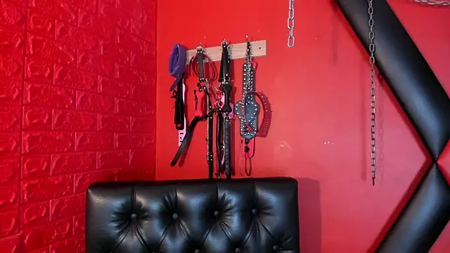 Snapshot of Monttserratt chatting on 09-29-25, 12:10 Monttserratt online show from 09-29-25, 12:10