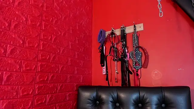 Snapshot of Monttserratt chatting on 09-30-25, 02:11 Monttserratt online show from 09-30-25, 02:11