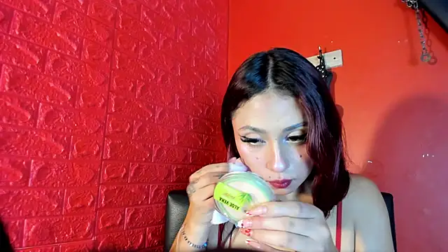 Monttserratt online show from 11-24-25, 07:13