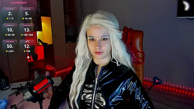 Snapshot of mollyposhh chatting on 03-20-26, 06:57 mollyposhh online show from 03-20-26, 06:57