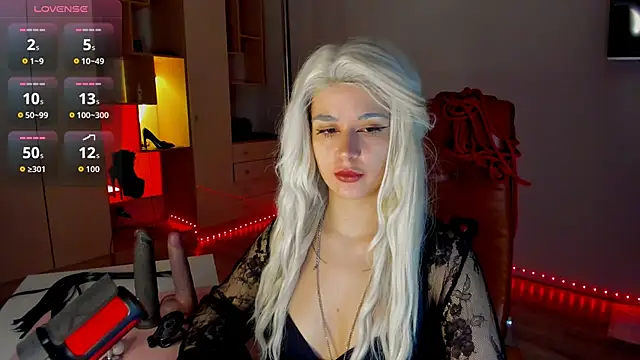 Snapshot of mollyposhh chatting on 03-23-26, 05:06 mollyposhh online show from 03-23-26, 05:06