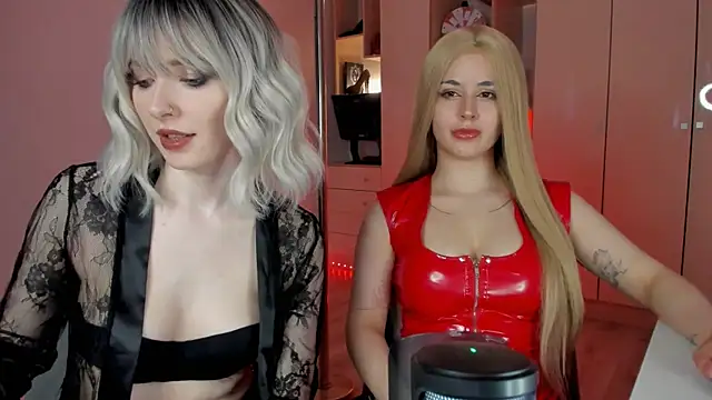 Snapshot of mollyposhh chatting on 06-19-26, 07:06 mollyposhh online show from 06-19-26, 07:06