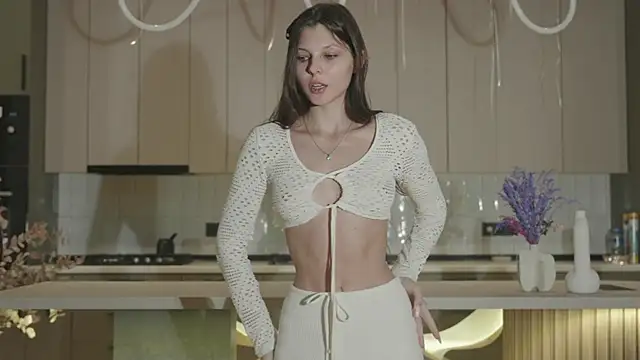 whisper of love online show from 11-18-25, 02:17