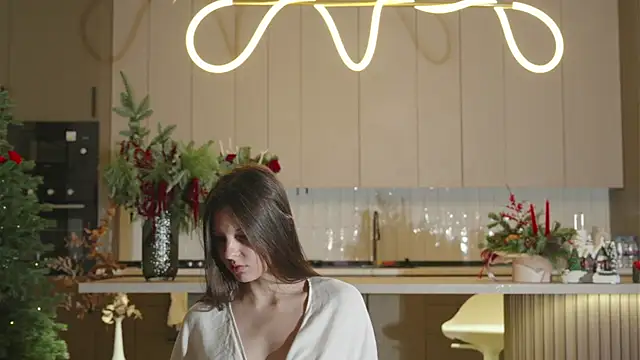 whisper of love online show from 12-22-25, 02:19