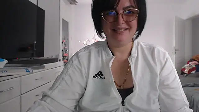 Amandamuller1982 online show from 11-19-25, 12:27