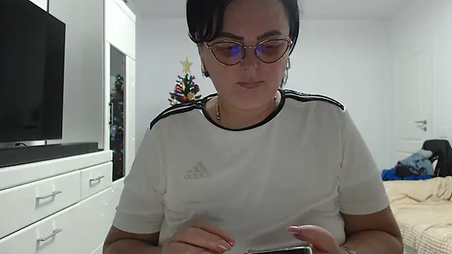 Amandamuller1982 online show from 12-19-25, 08:16