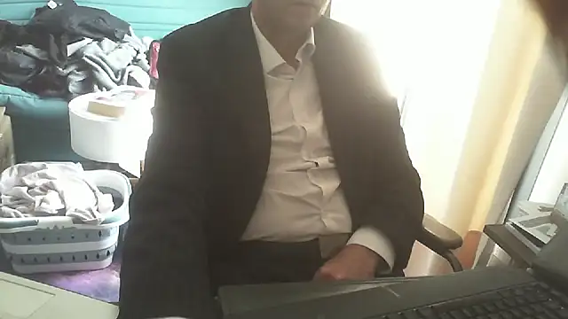 shyfrenchcock1 online show from 05-18-26, 12:22