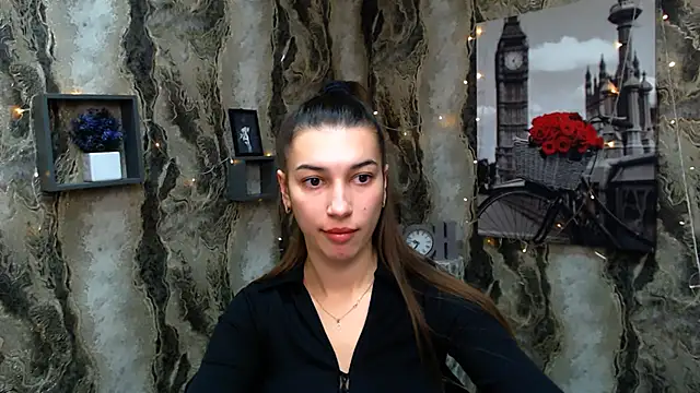 Snapshot of KarolinaRosse_ chatting on 01-08-25, 10:26 KarolinaRosse online show from 01-08-25, 10:26