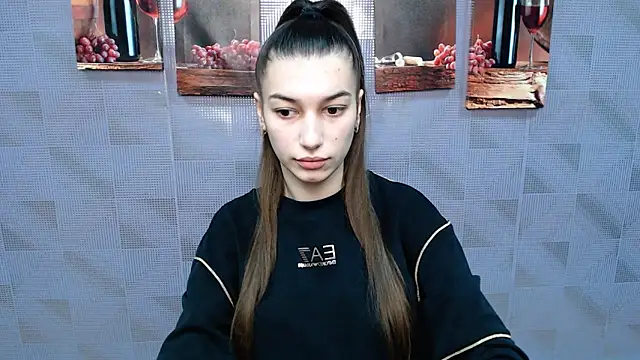 Snapshot of KarolinaRosse_ chatting on 01-24-25, 07:08 KarolinaRosse online show from 01-24-25, 07:08