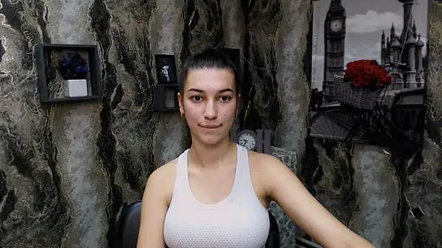 Snapshot of KarolinaRosse_ chatting on 01-26-25, 01:04 KarolinaRosse online show from 01-26-25, 01:04