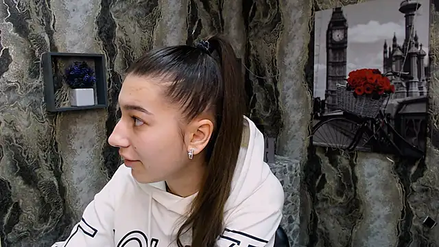 Snapshot of KarolinaRosse_ chatting on 02-01-25, 07:15 KarolinaRosse online show from 02-01-25, 07:15