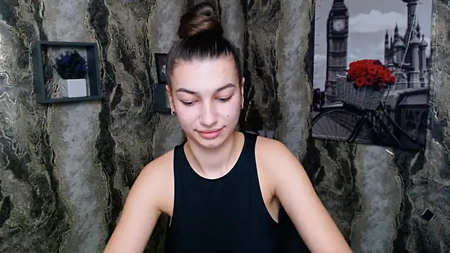 Snapshot of KarolinaRosse_ chatting on 02-02-25, 01:19 KarolinaRosse online show from 02-02-25, 01:19