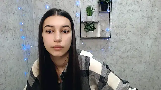 Snapshot of KarolinaRosse_ chatting on 02-17-25, 06:42 KarolinaRosse online show from 02-17-25, 06:42