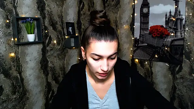 Snapshot of KarolinaRosse_ chatting on 02-18-25, 10:49 KarolinaRosse online show from 02-18-25, 10:49