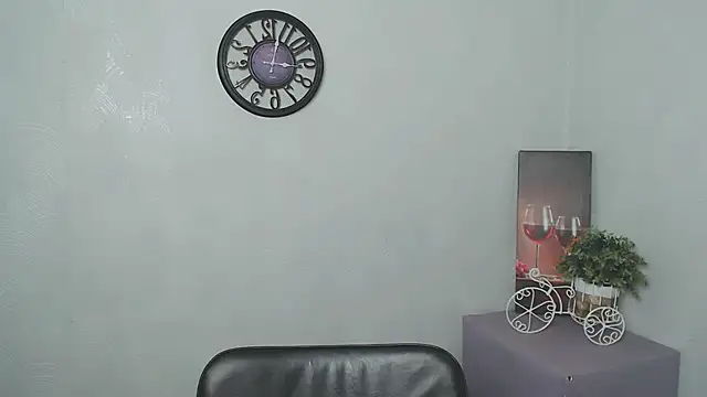 Snapshot of KarolinaRosse_ chatting on 02-23-25, 07:00 KarolinaRosse online show from 02-23-25, 07:00