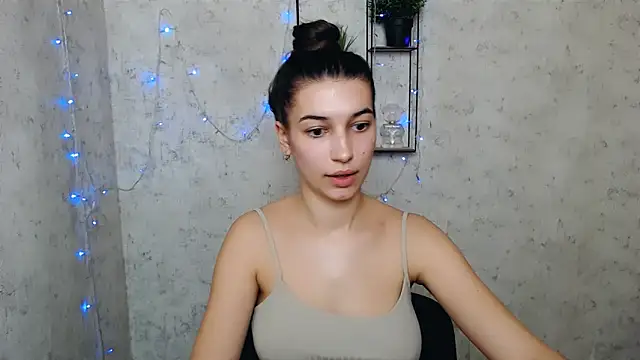 Snapshot of KarolinaRosse_ chatting on 03-01-25, 01:18 KarolinaRosse online show from 03-01-25, 01:18