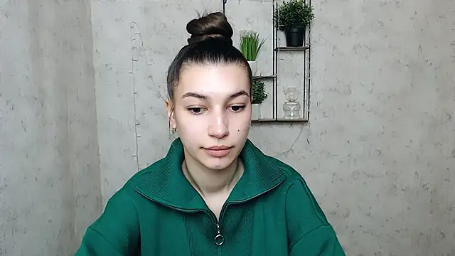 Snapshot of KarolinaRosse_ chatting on 03-08-25, 06:54 KarolinaRosse online show from 03-08-25, 06:54