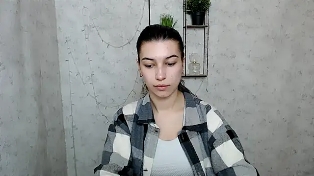 Snapshot of KarolinaRosse_ chatting on 03-15-25, 06:58 KarolinaRosse online show from 03-15-25, 06:58