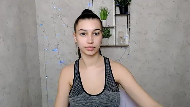 Snapshot of KarolinaRosse_ chatting on 03-18-25, 10:36 KarolinaRosse online show from 03-18-25, 10:36