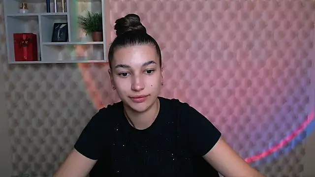 Snapshot of KarolinaRosse_ chatting on 10-01-25, 05:02 KarolinaRosse online show from 10-01-25, 05:02