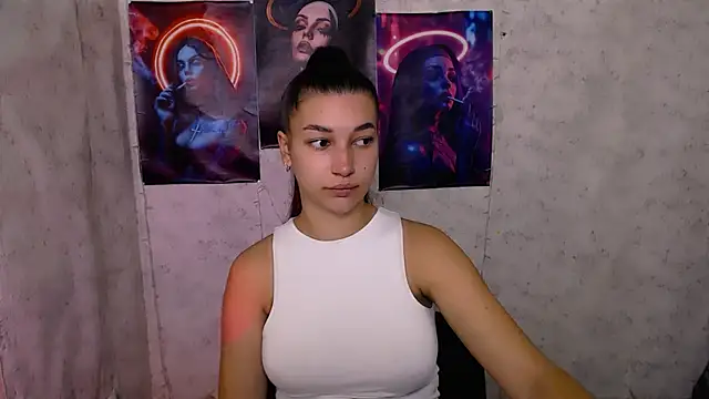 Snapshot of KarolinaRosse_ chatting on 10-08-25, 05:16 KarolinaRosse online show from 10-08-25, 05:16