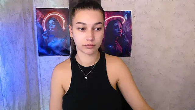 Snapshot of KarolinaRosse_ chatting on 10-20-25, 05:41 KarolinaRosse online show from 10-20-25, 05:41