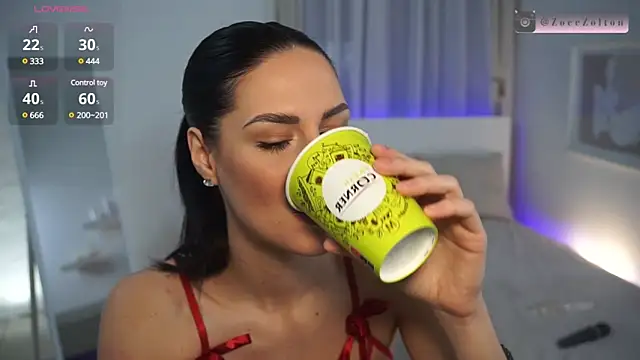 Snapshot of ZoeeZolton chatting on 01-04-25, 12:05 ZoeeZolton online show from 01-04-25, 12:05