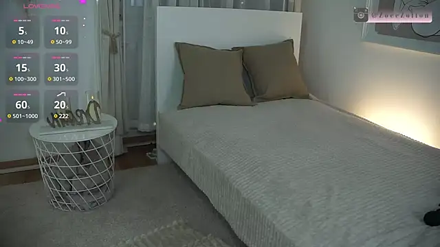 Snapshot of ZoeeZolton chatting on 01-27-25, 08:49 ZoeeZolton online show from 01-27-25, 08:49