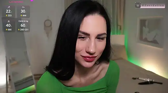 Snapshot of ZoeeZolton chatting on 03-08-25, 08:57 ZoeeZolton online show from 03-08-25, 08:57