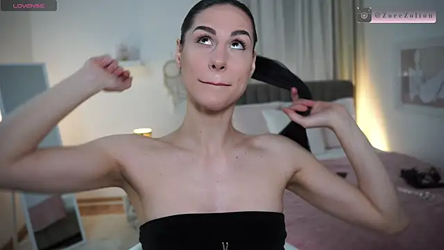 Snapshot of ZoeeZolton chatting on 03-21-25, 05:02 ZoeeZolton online show from 03-21-25, 05:02