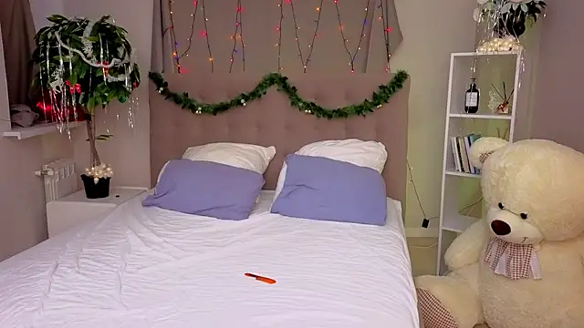 Snapshot of Bella_Murrr chatting on 12-23-24, 01:24 Bella Murrr online show from 12-23-24, 01:24