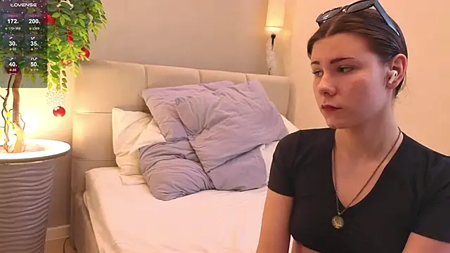 Snapshot of Bella_Murrr chatting on 03-20-25, 12:32 Bella Murrr online show from 03-20-25, 12:32