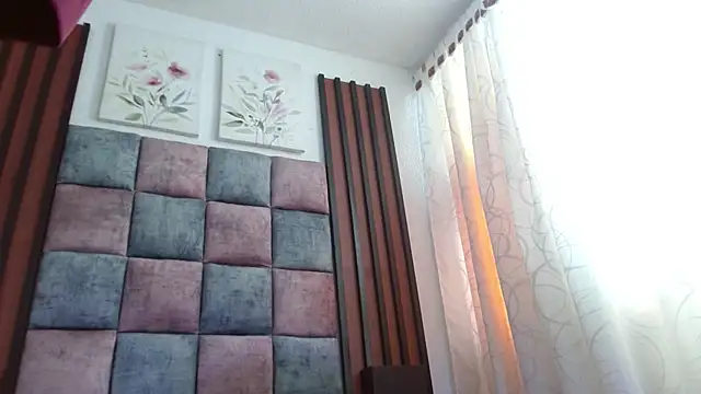 Snapshot of Saraa-restrepo chatting on 01-21-25, 01:43 Saraa-restrepo online show from 01-21-25, 01:43