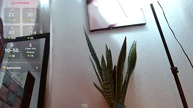 Snapshot of Saraa-restrepo chatting on 02-21-25, 02:06 Saraa-restrepo online show from 02-21-25, 02:06