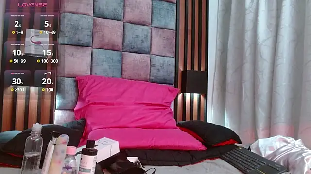 Snapshot of Saraa-restrepo chatting on 03-04-25, 10:46 Saraa-restrepo online show from 03-04-25, 10:46