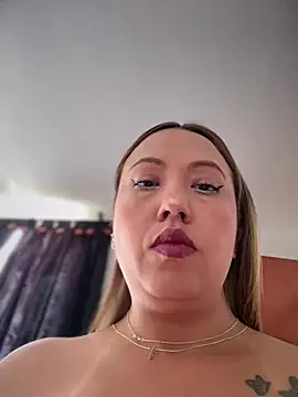 Snapshot of VIOLETA-25_ chatting on 04-13-26, 02:55 VIOLETA-25 online show from 04-13-26, 02:55