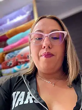 VIOLETA-25  online show from 06-25-26, 04:11
