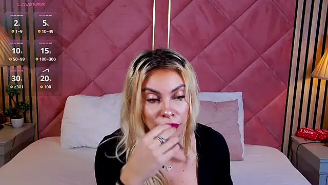 LaraAddison online show from 09-27-25, 05:34