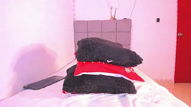 Miranda-brow online show from 12-15-25, 04:28