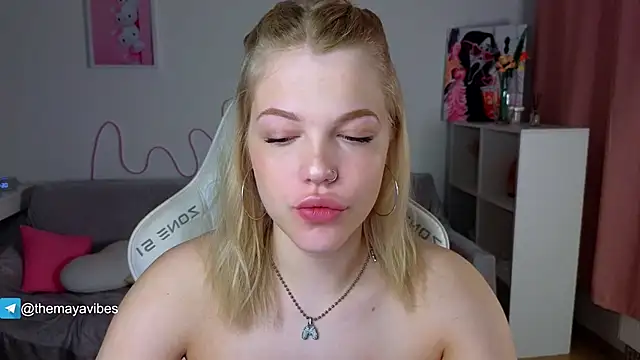 Maya Rave online show from 03-17-26, 03:33