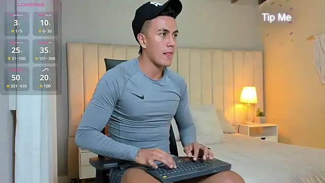 Aron Bolt online show from 01-08-25, 02:57